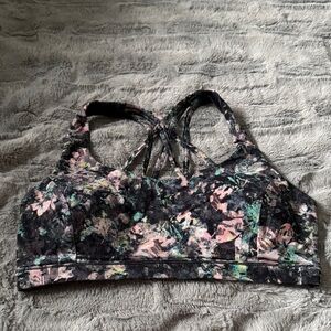 Lululemon Free to be Serene Bra